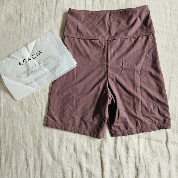 Acacia Luca Apache Plume Checkered Shorts - Picture 2 of 8